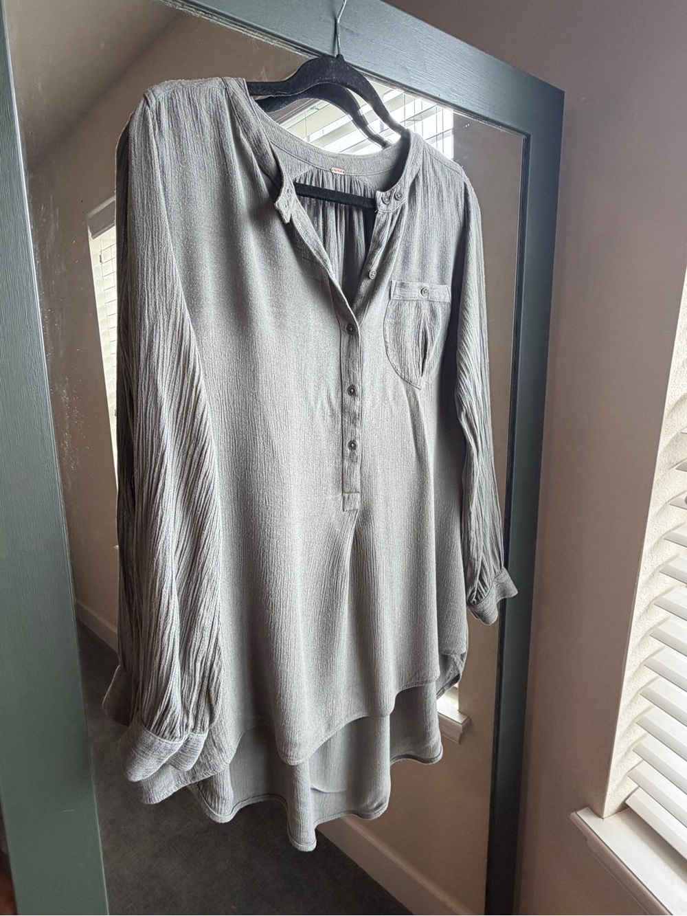 Free People Gray Crinkle Gauze Henley Tunic Blouse Slouchy Boho
